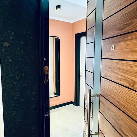 Lili's Center Тирана