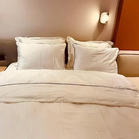 Lili's Center * ティラナ